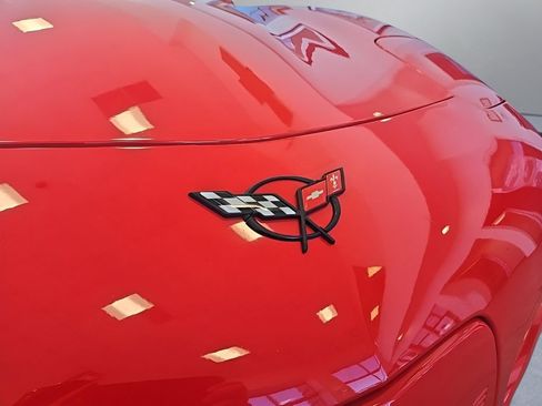 Used 2000 Chevrolet Corvette Convertible w/ Memory Pkg RWD image 9