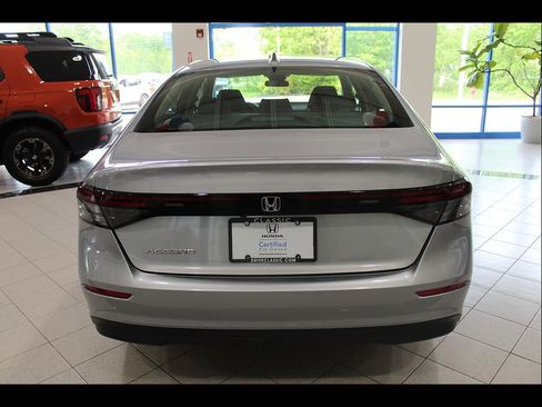 Certified 2023 Honda Accord EX image 6