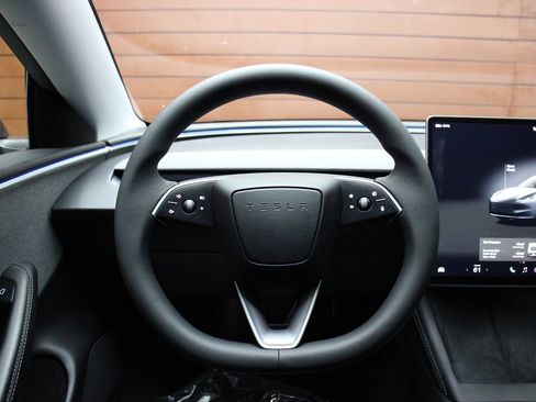 Used 2025 Tesla Model 3 Long Range image 43