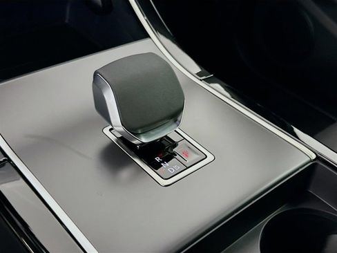 Used 2026 Land Rover Range Rover Evoque S image 19