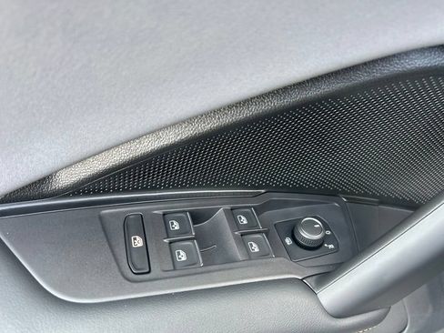 Certified 2026 Volkswagen Tiguan SE FWD image 47