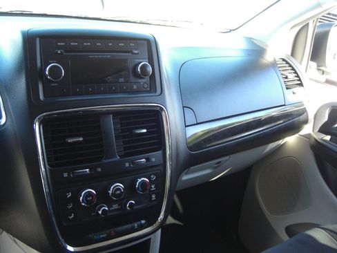Used 2013 Dodge Grand Caravan SE image 13