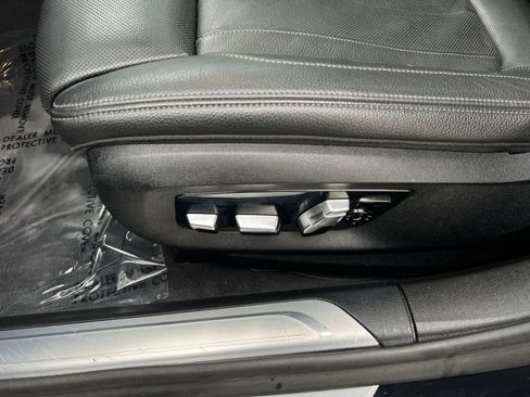 Used 2019 BMW 740i xDrive w/ Executive Package image 14