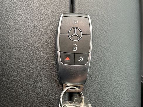 Used 2022 Mercedes-Benz GLC 300 4MATIC image 19