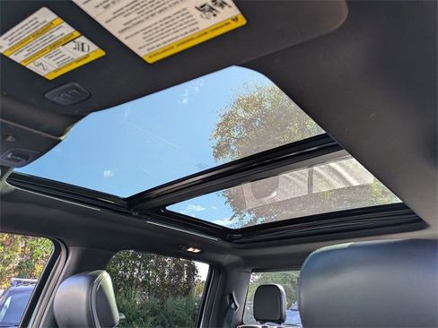 Certified 2018 Ford F150 Platinum w/ Equipment Group 701A Luxury image 16