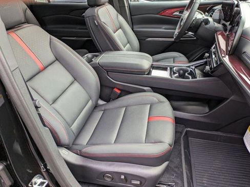 New 2026 Chevrolet Traverse RS w/ LPO, Floor Liner Package image 32