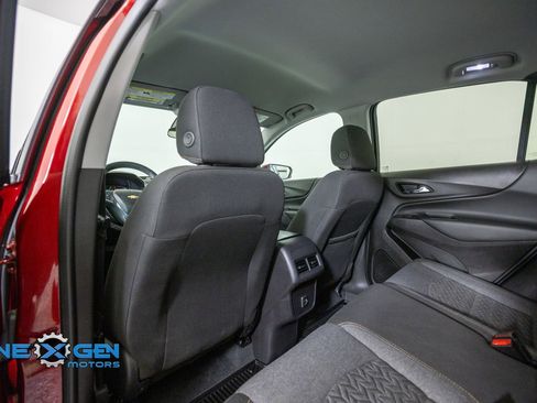 Used 2024 Chevrolet Equinox LT FWD image 25