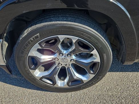 Used 2019 RAM 1500 Limited AWD/4WD image 12