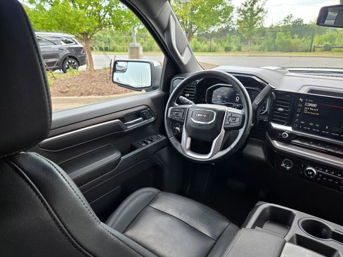 Used 2024 GMC Sierra 1500 SLT image 9