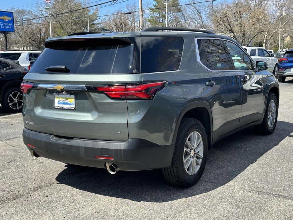 Used 2023 Chevrolet Traverse LT FWD image 4