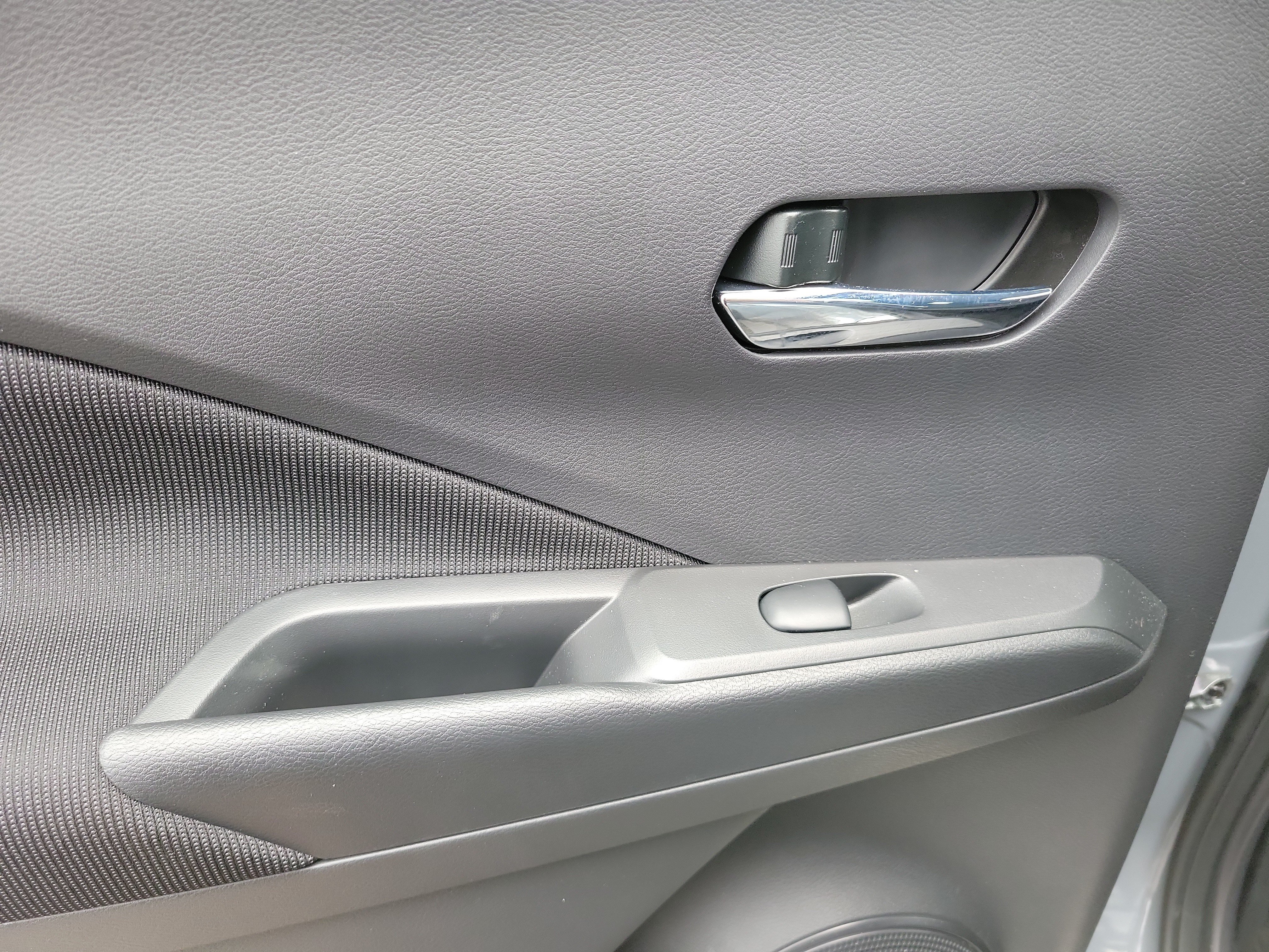Used 2024 Nissan Kicks SV w/ Interior Electronics Package FWD image 25