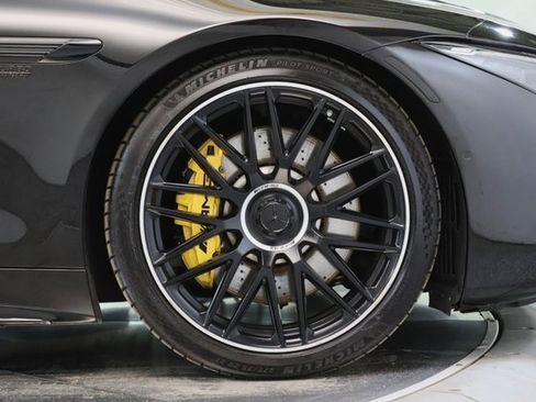 Used 2022 Mercedes-Benz SL 55 AMG 4MATIC w/ Driver Assistance Package image 15