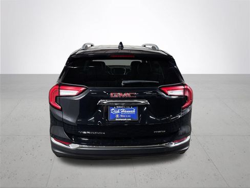 Used 2024 GMC Terrain SLT AWD/4WD image 7