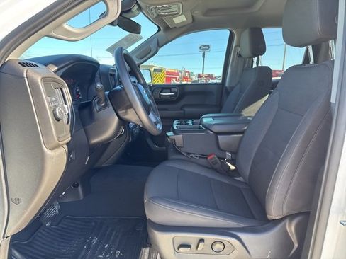 Used 2024 Chevrolet Silverado 1500 Custom image 2