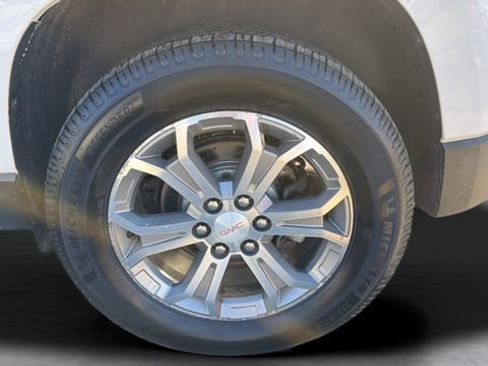 Used 2014 GMC Acadia SLT image 29