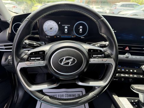 Used 2023 Hyundai Elantra SEL w/ Convenience Package FWD image 15