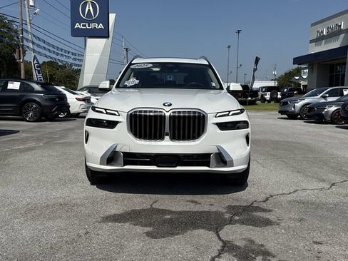 Used 2025 BMW X7 xDrive40i w/ Premium Package AWD/4WD image 9