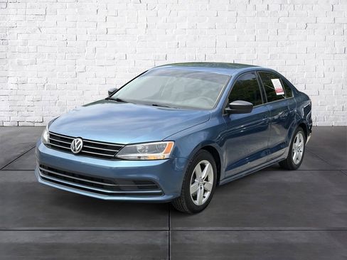 Used 2015 Volkswagen Jetta SE FWD image 4