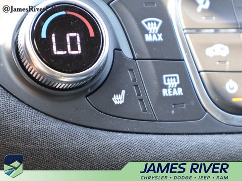 Used 2024 Chevrolet Malibu LT FWD image 36