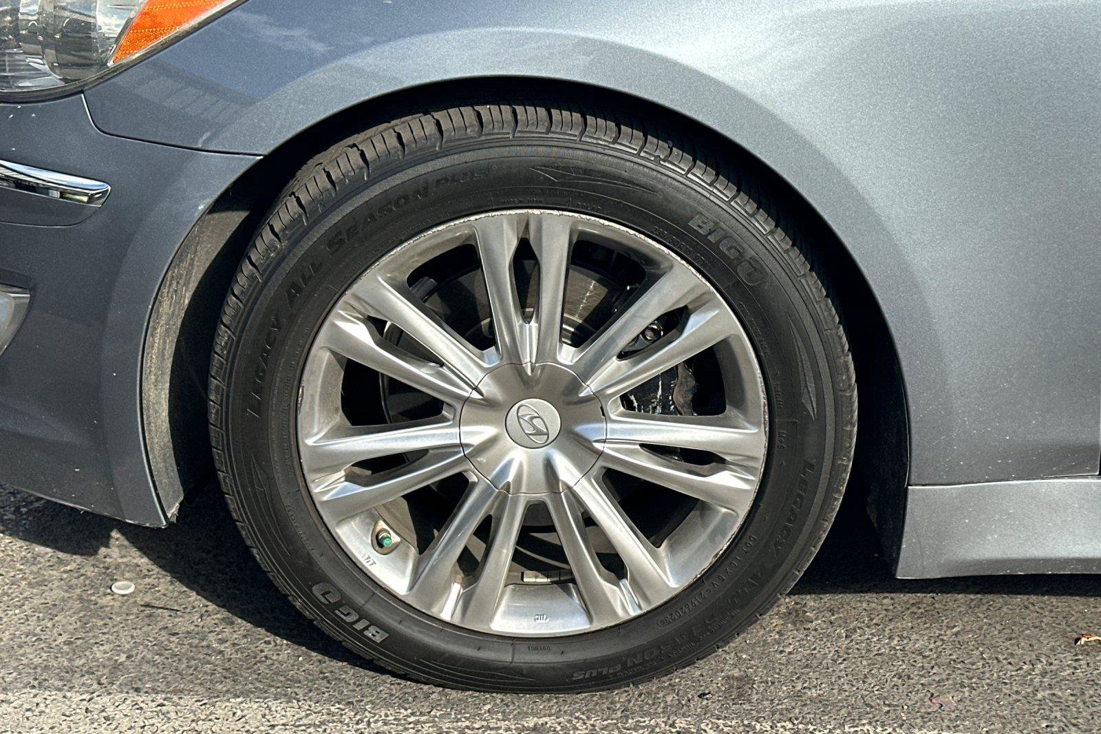 Used 2014 Hyundai Genesis 3.8 w/ Technology Package 03 RWD image 4
