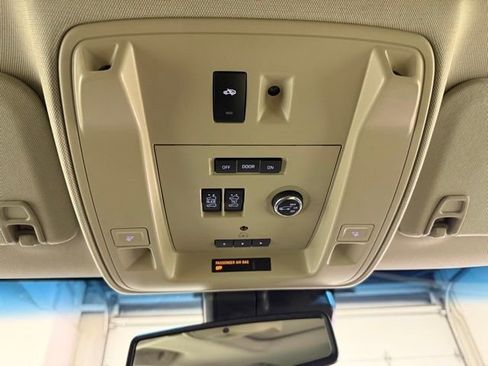 Used 2016 Cadillac Escalade Premium image 23