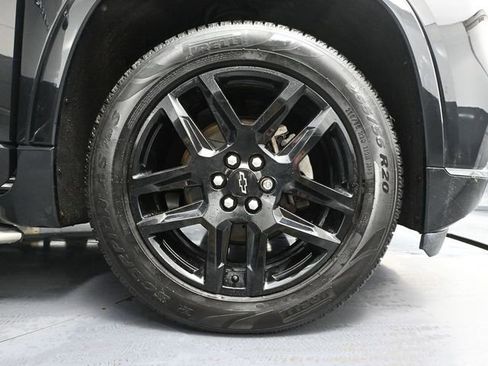 Used 2020 Chevrolet Traverse Premier w/ LPO, Midnight Edition image 16