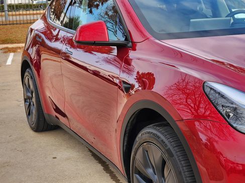 Used 2025 Tesla Model Y Long Range image 8