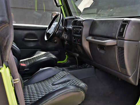 Used 2002 Jeep Wrangler X image 22