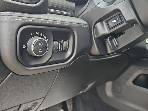 Used 2024 RAM 2500 Limited AWD/4WD image 26