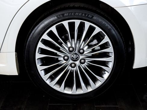 Used 2016 Toyota Avalon Limited w/ Toyota Safety Sense Package image 21