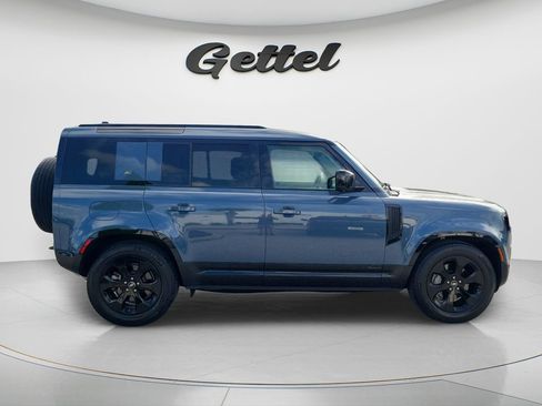 Used 2021 Land Rover Defender 110 X-Dynamic HSE AWD/4WD image 3