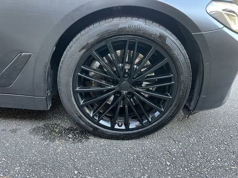 Used 2021 BMW 530i w/ Premium Package image 34