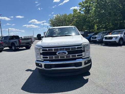 Used 2025 Ford F250 XLT AWD/4WD image 2