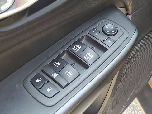 Used 2022 Jeep Cherokee Trailhawk AWD/4WD image 23