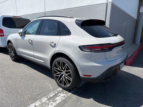 Used 2024 Porsche Macan AWD/4WD image 3