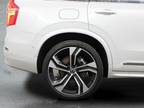 Used 2024 Volvo XC90 B6 Ultimate w/ Lounge Package AWD/4WD image 12