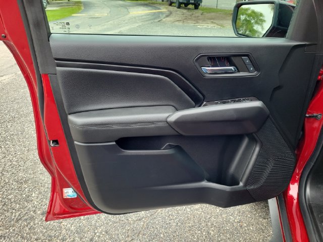 Used 2024 Chevrolet Colorado Trail Boss w/ Technology Package AWD/4WD image 13