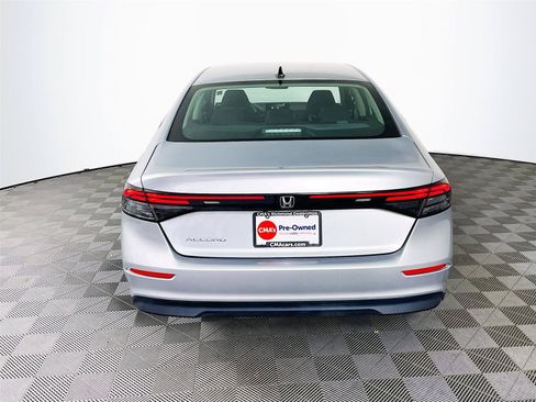 Certified 2025 Honda Accord SE image 7