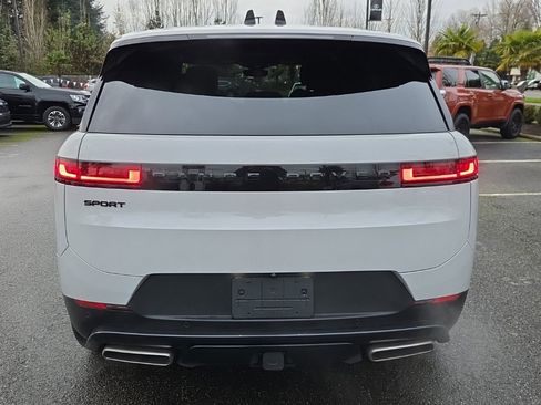 Used 2025 Land Rover Range Rover Sport SE image 6