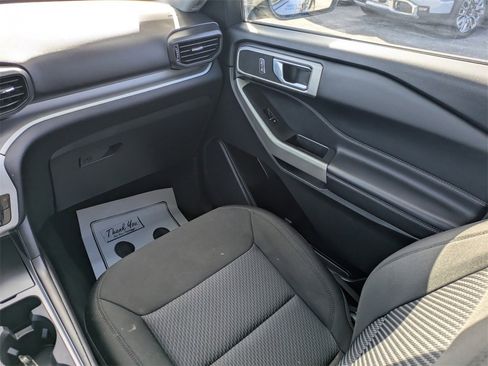 Used 2024 Ford Explorer XLT image 21