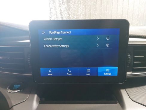 Used 2022 Ford Explorer XLT w/ Equipment Group 202A AWD/4WD image 25