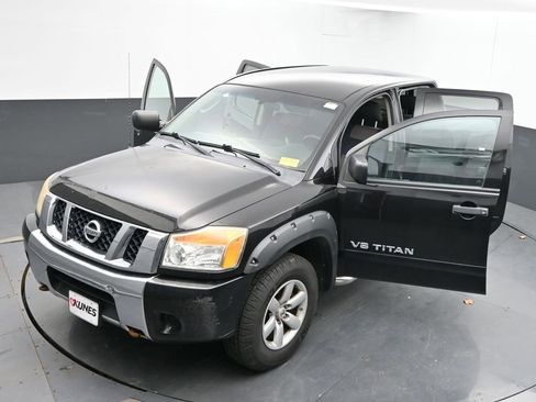 Used 2011 Nissan Titan SV image 42