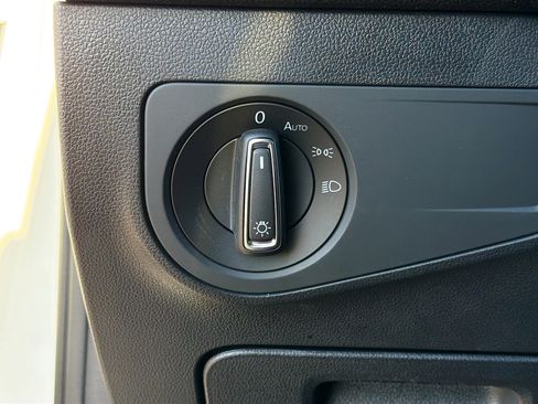 Used 2023 Volkswagen Tiguan SE R-Line image 35