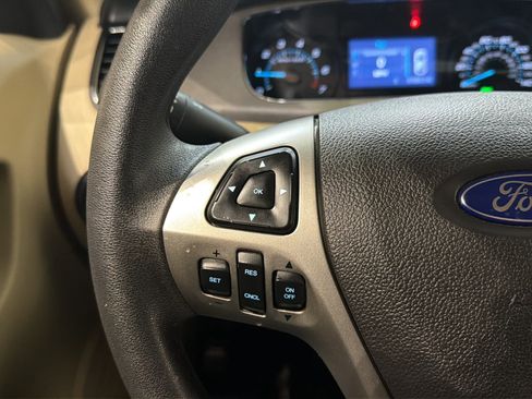 Used 2017 Ford Taurus SE image 27