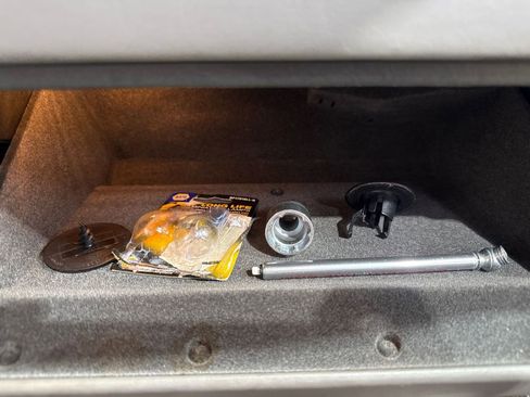 Used 2004 Porsche 911 Carrera image 95