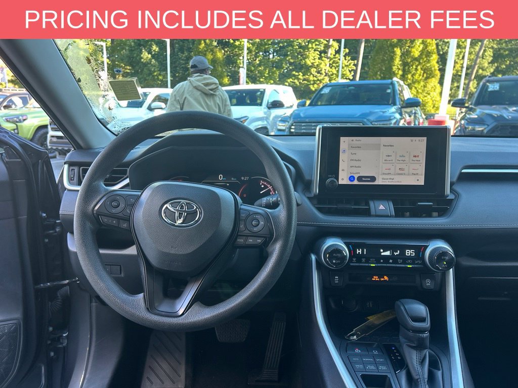 Used 2025 Toyota RAV4 XLE AWD/4WD image 49