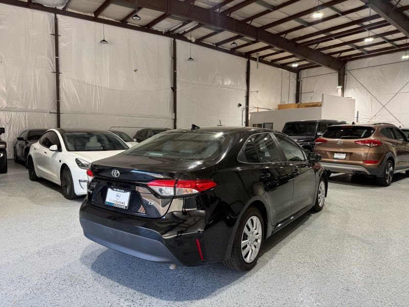 Used 2023 Toyota Corolla LE FWD image 5