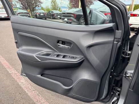 Used 2025 Nissan Versa SV FWD image 18