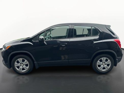 Used 2019 Chevrolet Trax LS w/ LPO, Protection Package FWD image 6