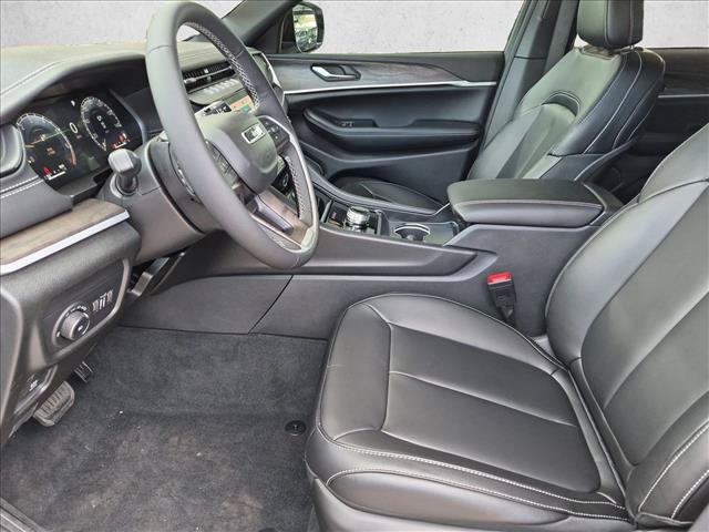 New 2027 Jeep Grand Cherokee Limited AWD/4WD image 4